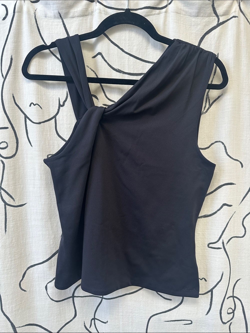 Aritzia Contour Enchant Top